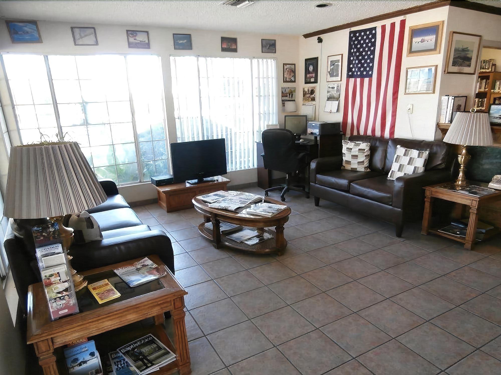 Americas Best Value Inn & Suites - Lancaster Luaran gambar